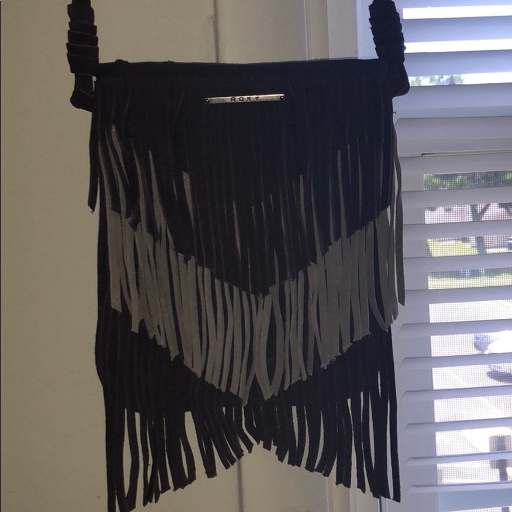NWOT Roxy Brown Cross Body Tassel Purse